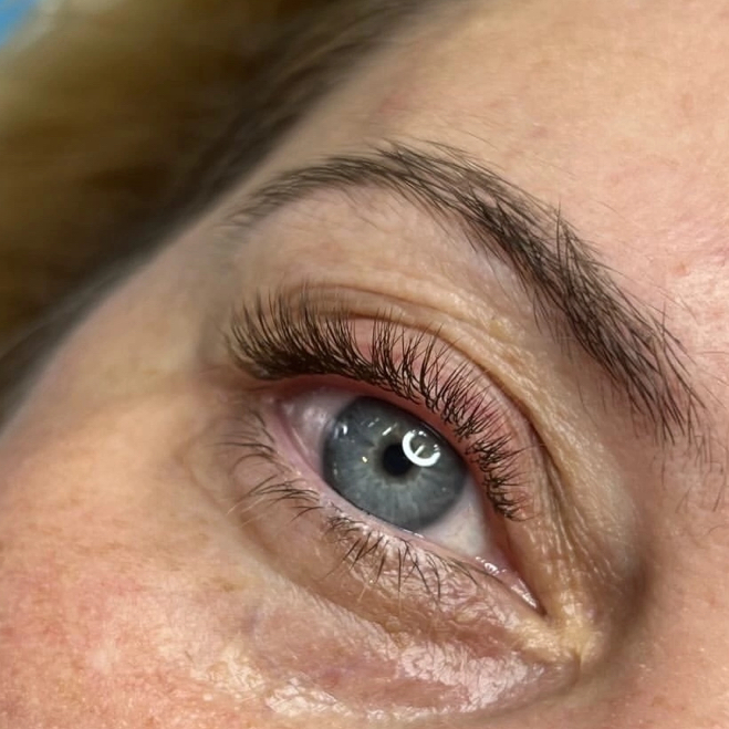 Наращивание ресниц Классика