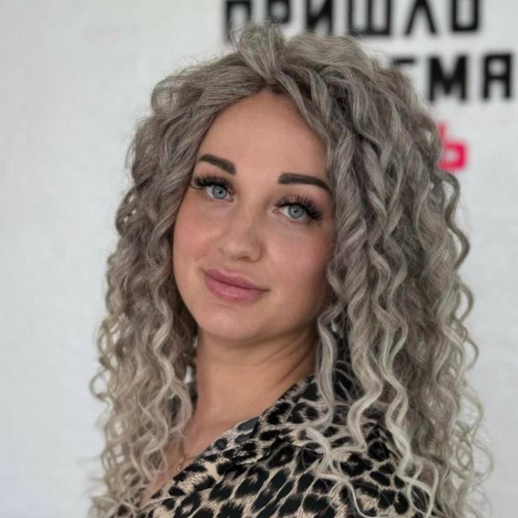 Локоны точечное вплетение, завиток Джессика 40 см. Время плетения 2-3 часа. Стоимость 10.000₽