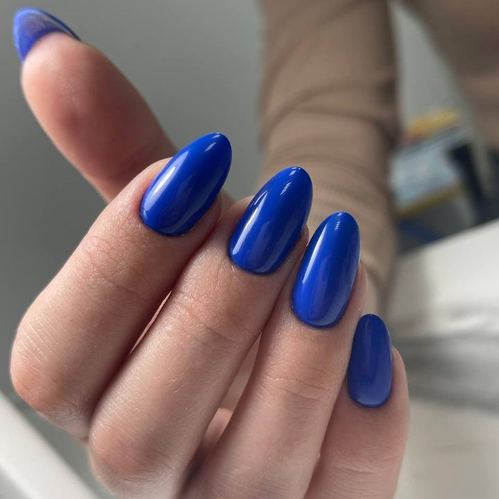 Комби маникюр + однотонное покрытие гель - лак