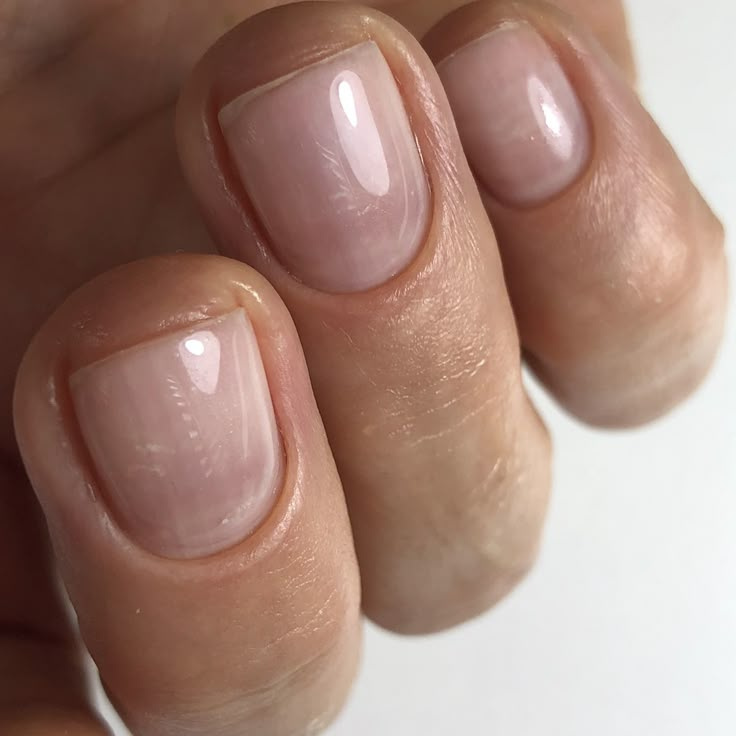 Гигиенически комбинированный маникюр с покрытием обычный лак