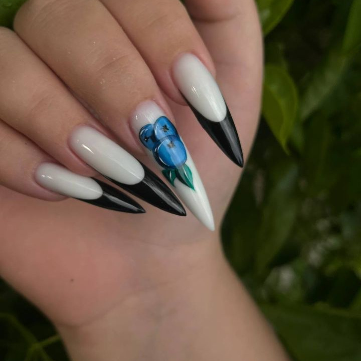 Наращивание ногтей M