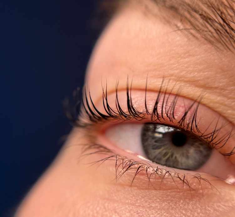 Окрашивание ресниц и уход  / Skropstu krāsošana un botox