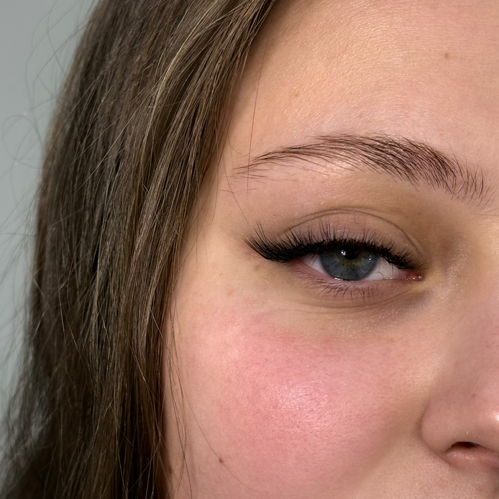 Наращивание ресниц 2,5д