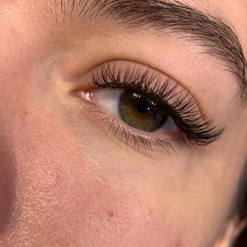 Наращивание ресниц 2d