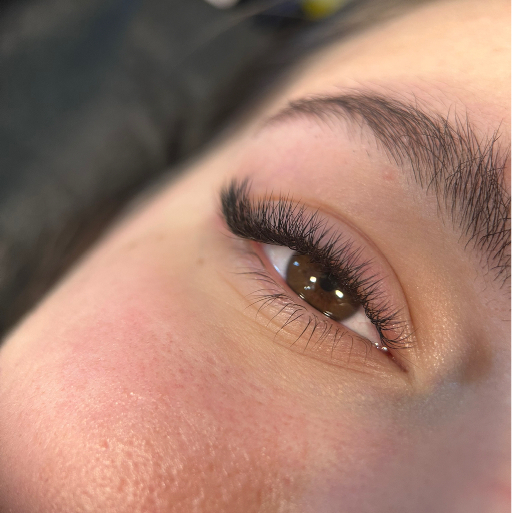 Наращивание ресниц 3d