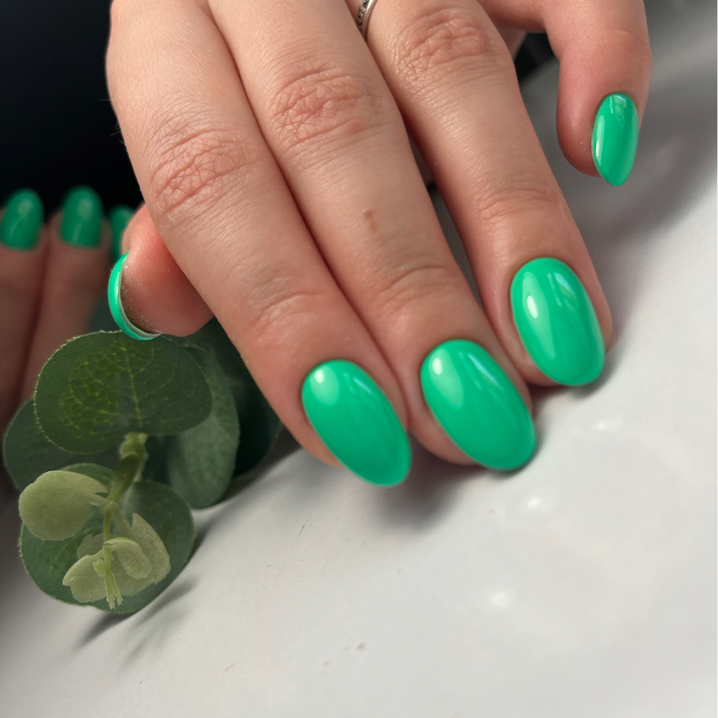 Manikúra +gel lak (odlakovaniv ceně) Маникюр +гел лак (снятия в цене)