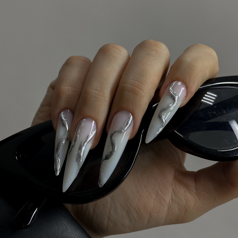 Наращивание ногтей