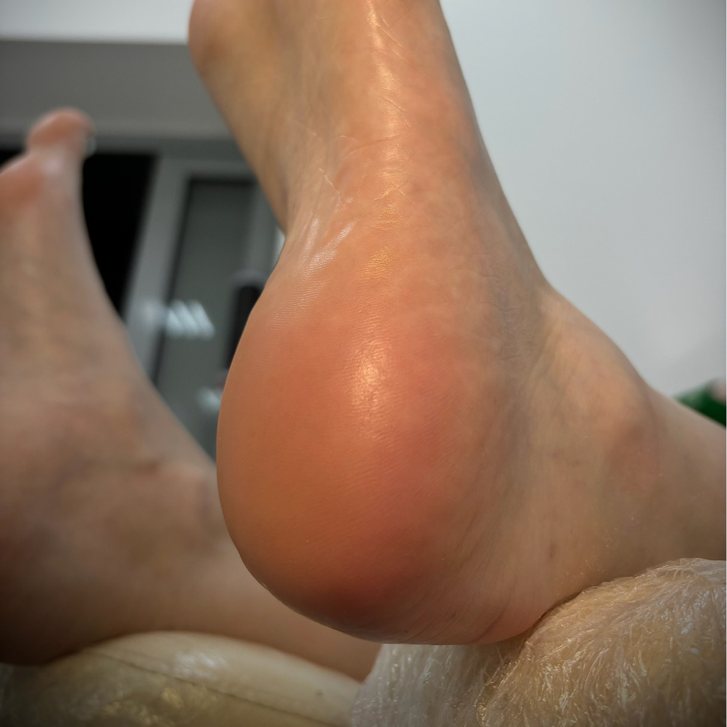 Комплекс 1       Маникюр с покрытием гель-лак+ Педикюр классический с обработкой стоп+ покрытие гель-лак.