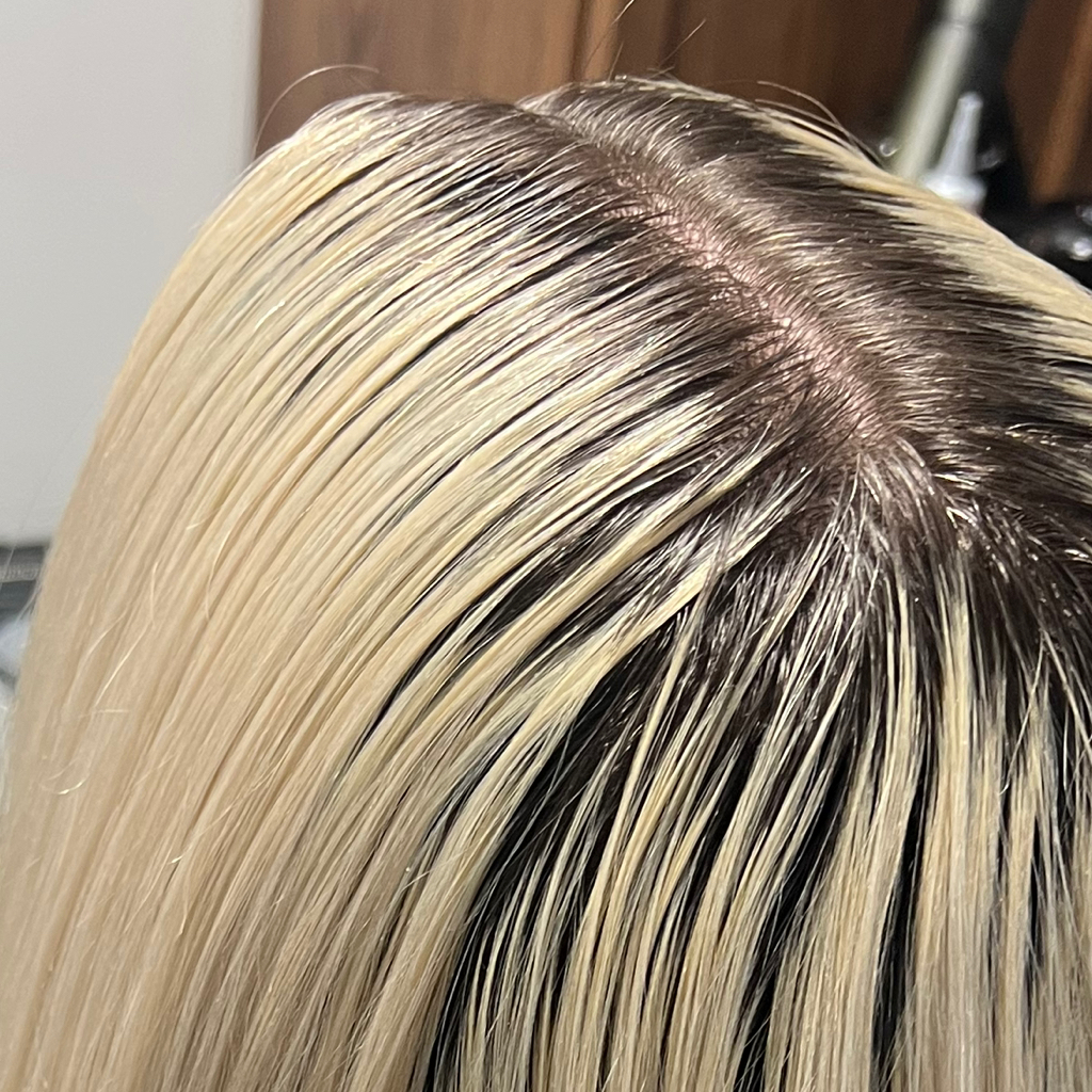 Окрашивание Totalblond , тонирование, уход для окрашенных волос ( корни больше 3ёх см )