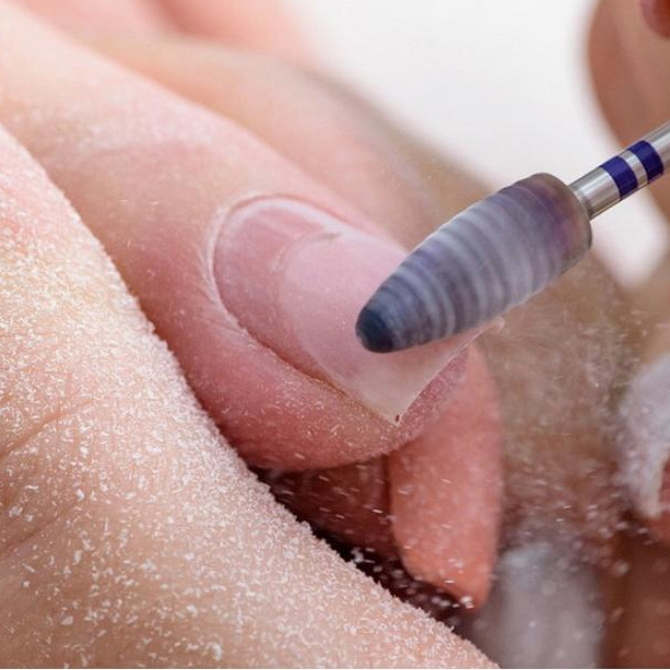 Снятие нарощенных ногтей