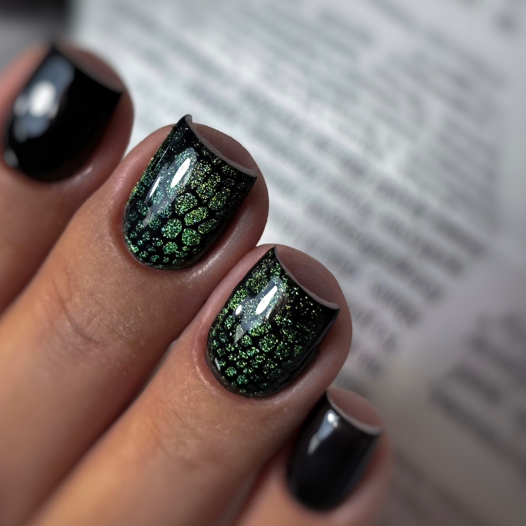 Маникюр с дизайном+ укрепление