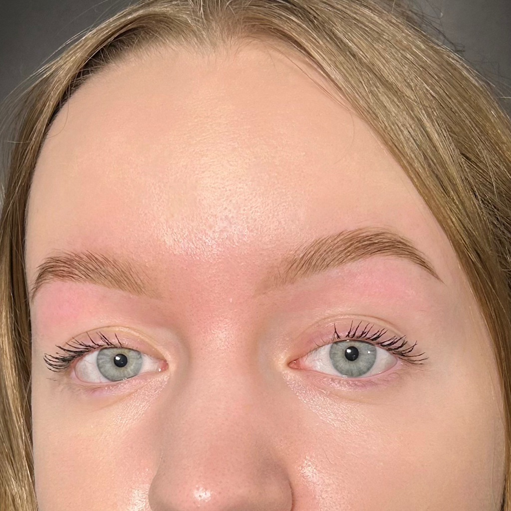 Ламинирование, окрашивание, коррекция  бровей