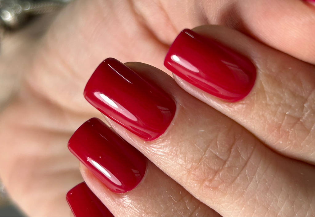 Коррекция ногтей М