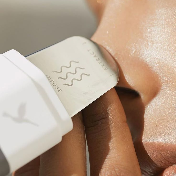 Механическая чистка лица