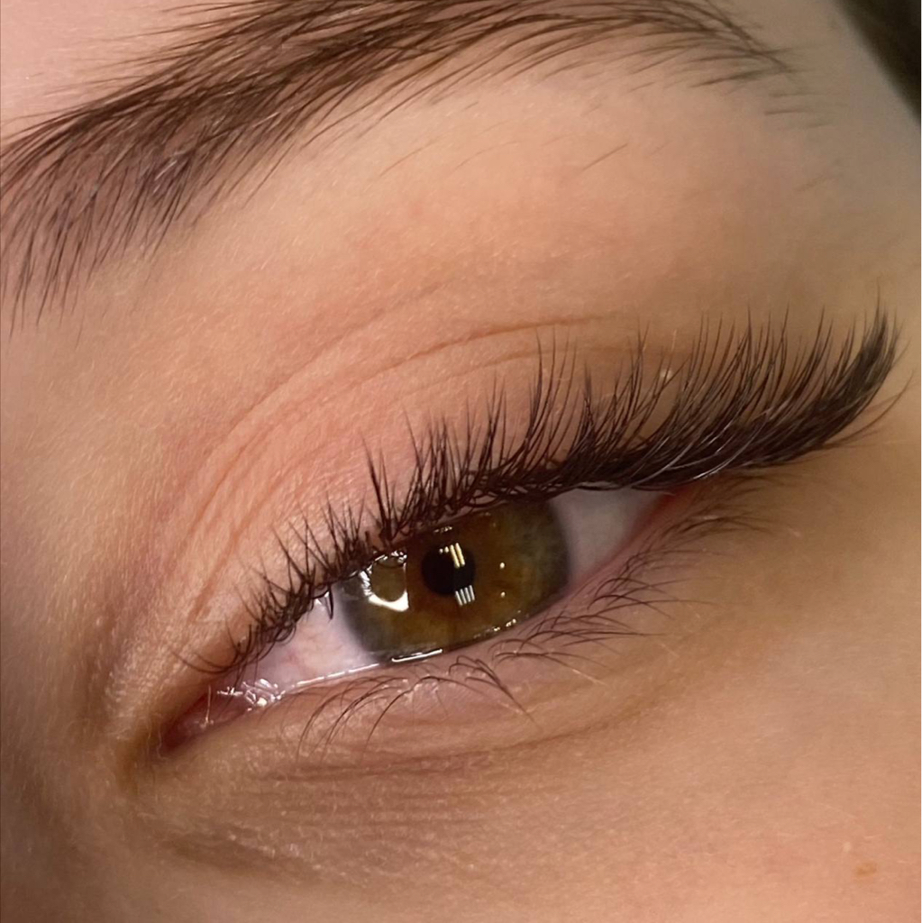 Наращивание ресниц 2D