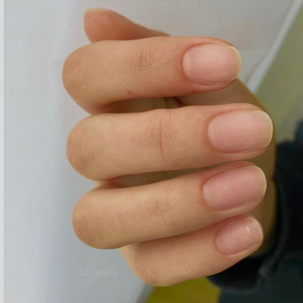 Маникюр без покрытия  (Комбинированный маникюр, покрытие лечебным лаком)