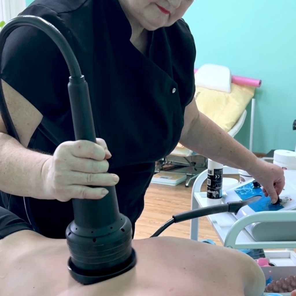 Вибрационный аппаратный массаж всё тело