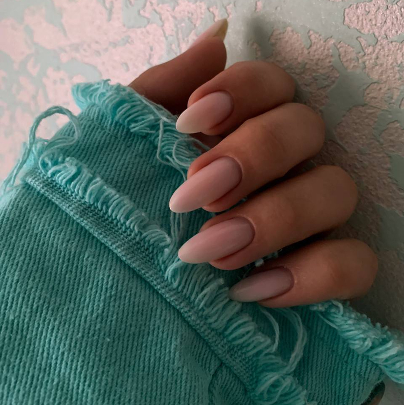 Маникюр с покрытие гель-лаком