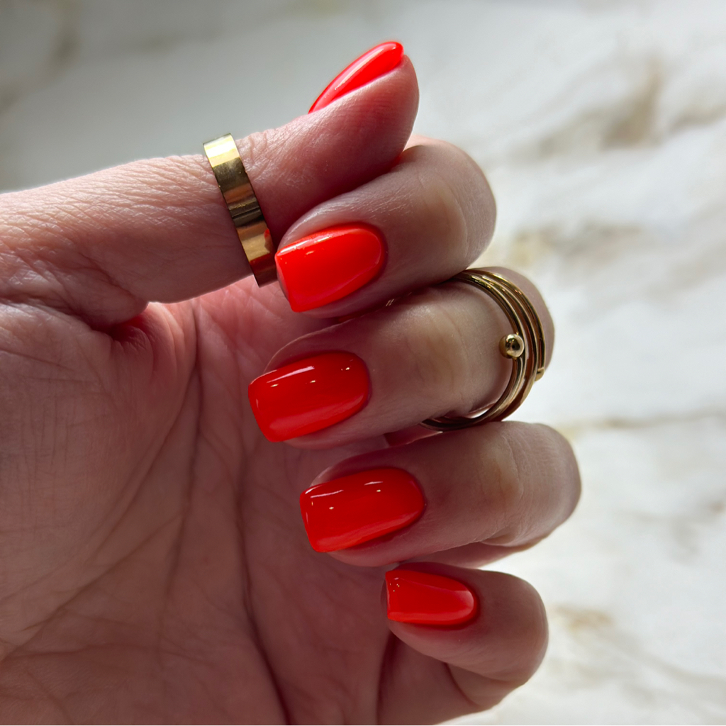 Маникюр с покрытием