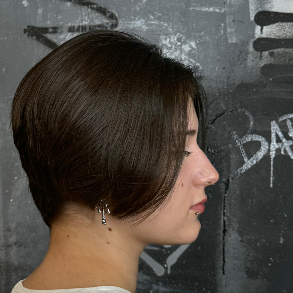 Женская стрижка на короткие волосы