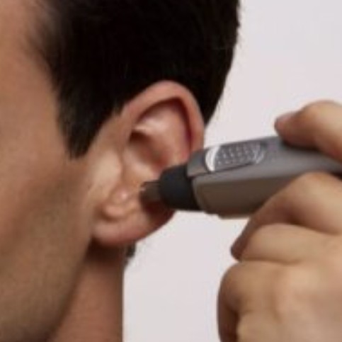 Стрижка волос в ушах