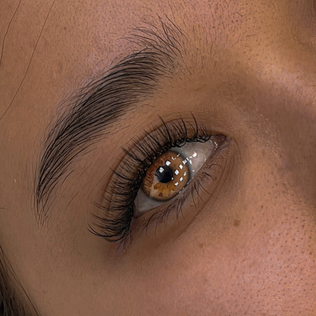 Дополнительно «цветные ресницы, лучи»