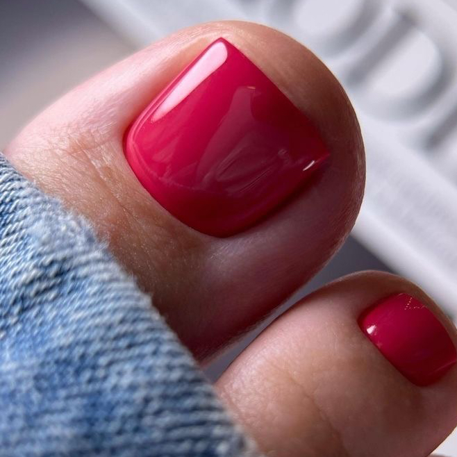 Педикюр с покрытием гель-лак + обработка стоп (дисковый педикюр)