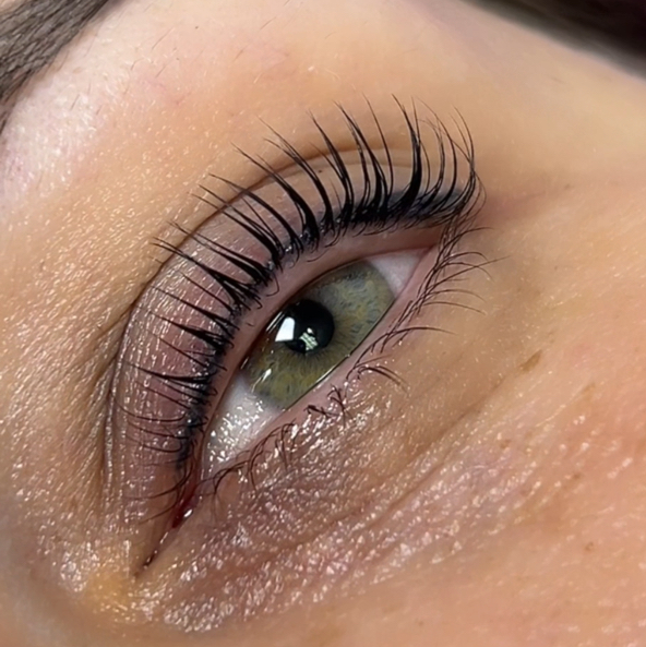 Ламинирование ресниц + окрашивание + уход