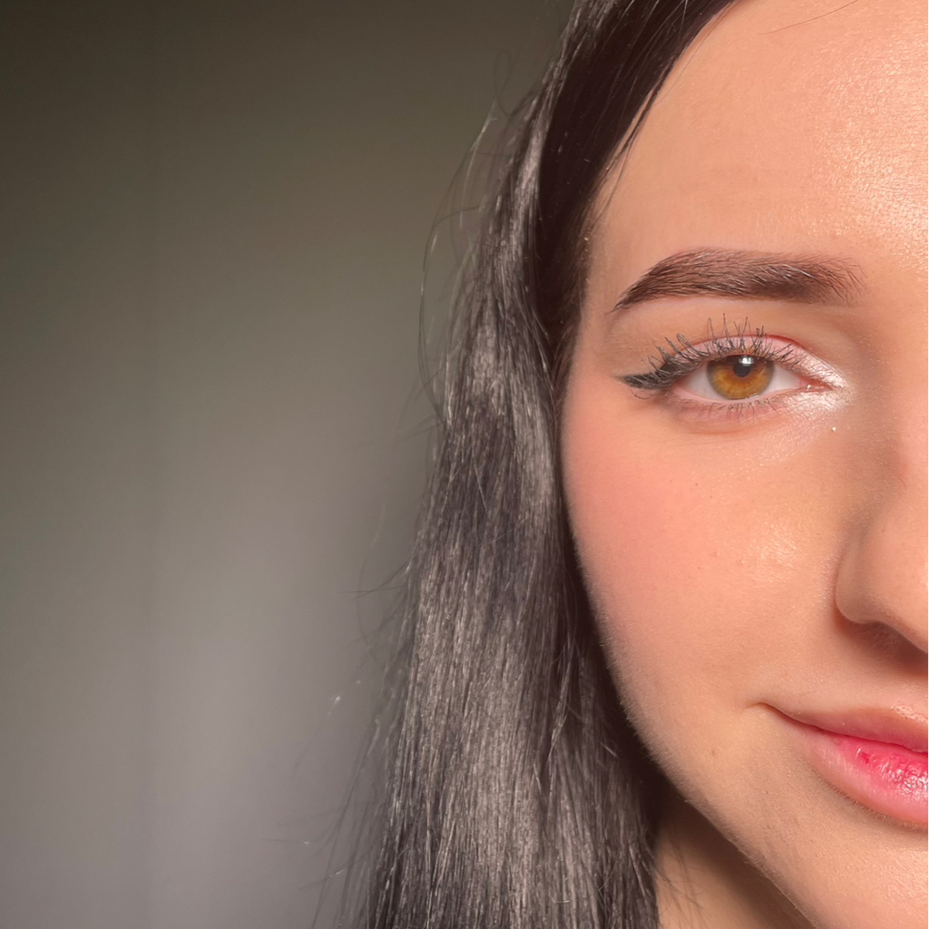 Коррекция и окрашивание бровей