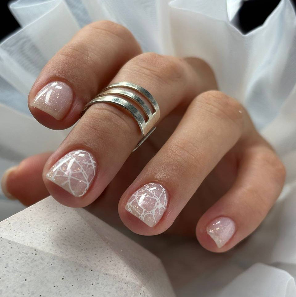 Маникюр с покрытием ГЕЛЬ ЛАК