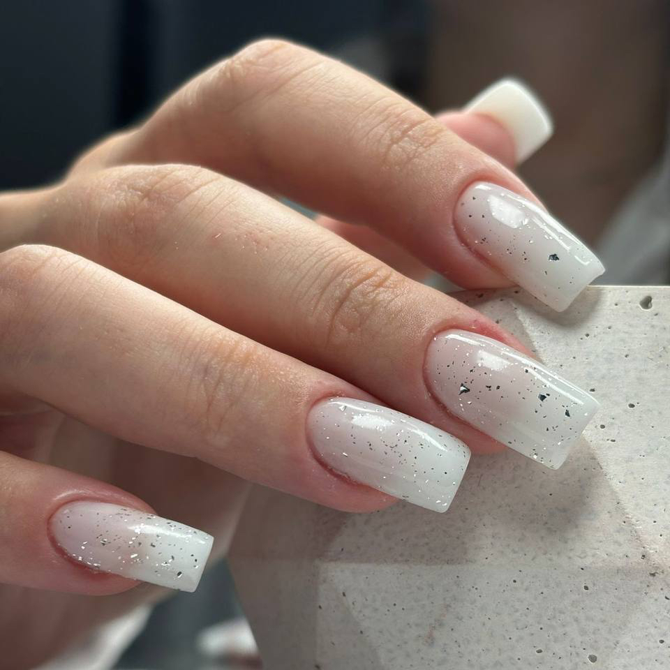 Наращивание ногтей