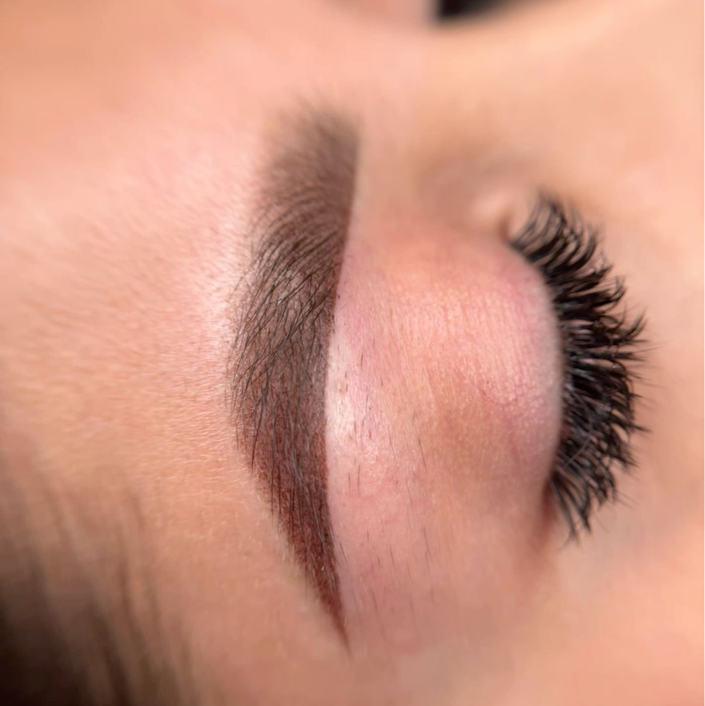 Перманент бровей