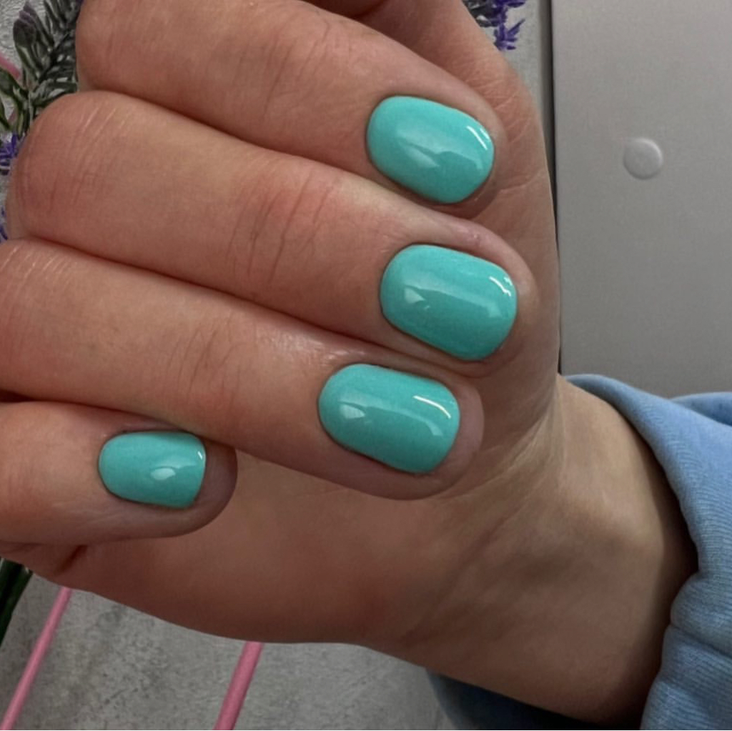 Маникюр с покрытием гель-лак