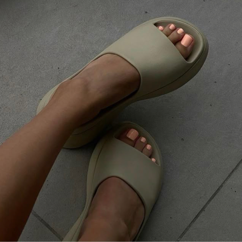 Педикюр покрытие обычным лаком