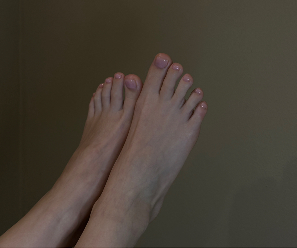 Гигиеническая обработка стопы и пальцы + покрытие лак(снятие )