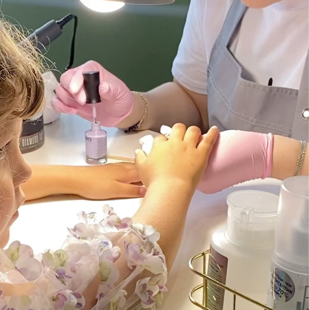 Детский маникюр