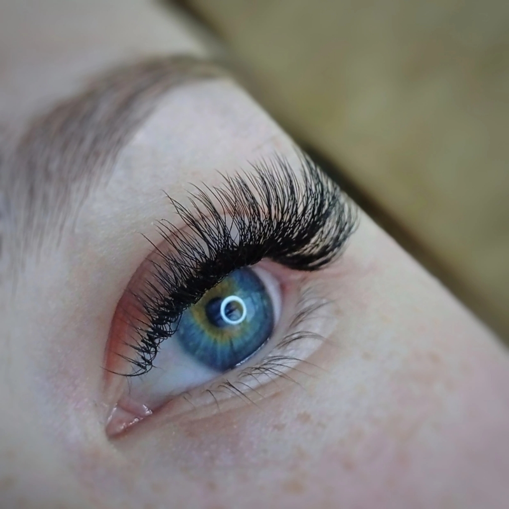 наращивание ресниц 2д