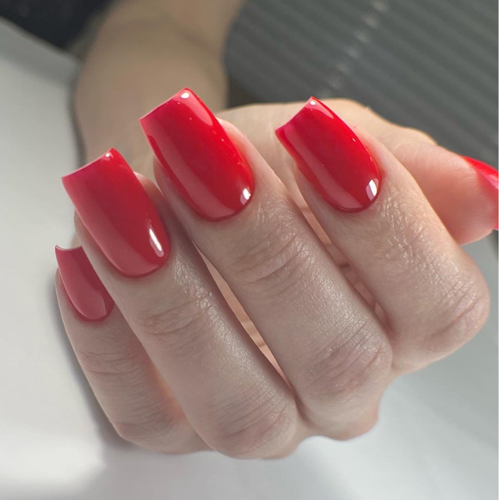 Маникюр с покрытием гель-лак