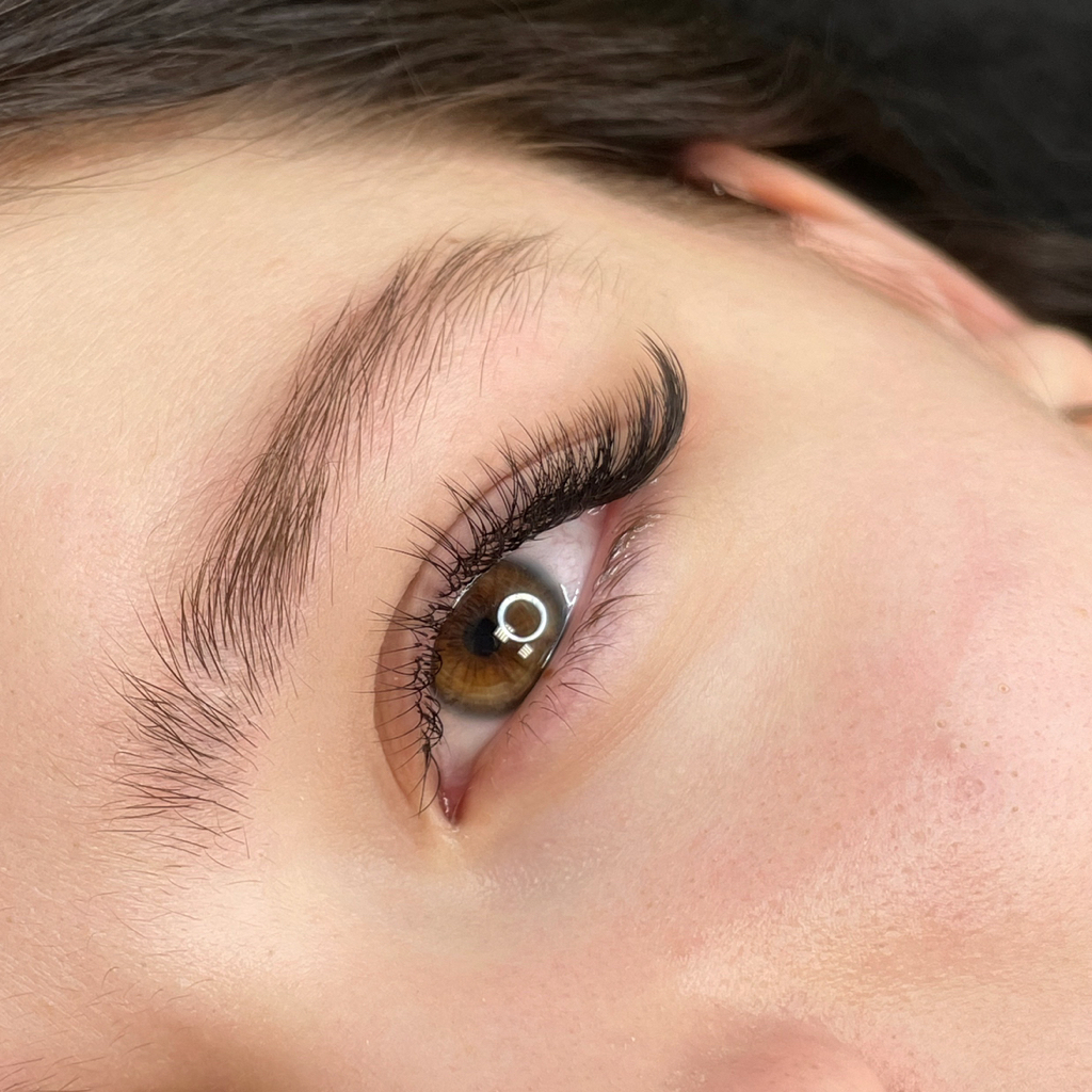 Наращивание ресниц 1,5д