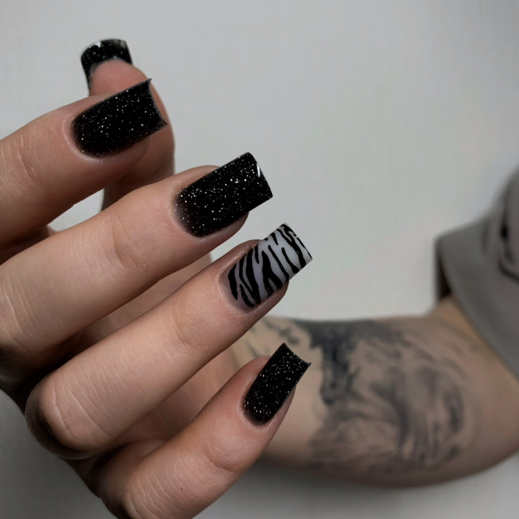 Легкий дизайн 1-2 ногтя