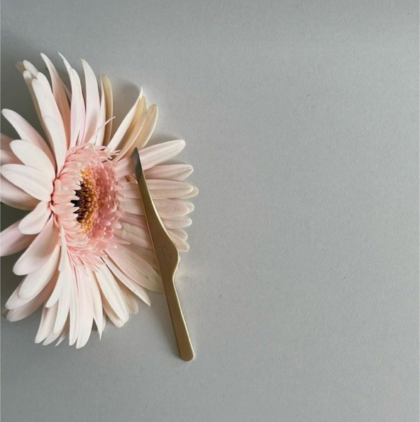 Коррекция бровей