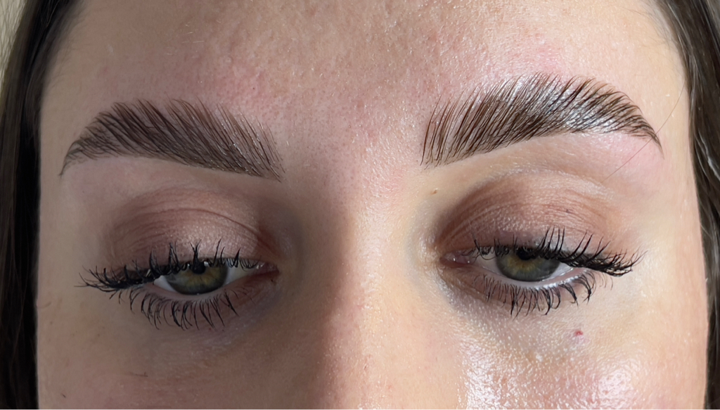 Laminare sprâncene (vopsire+corecție)