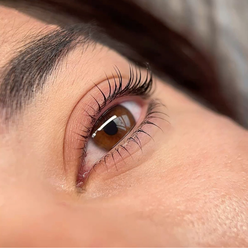 Ламинирование нижних ресниц