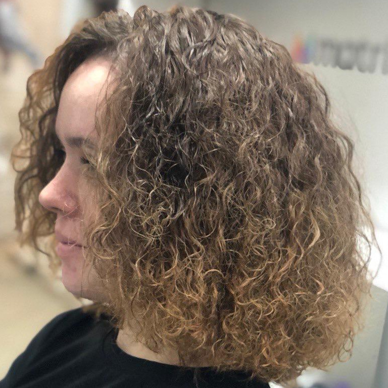 Химическая завивка (Средние волосы)