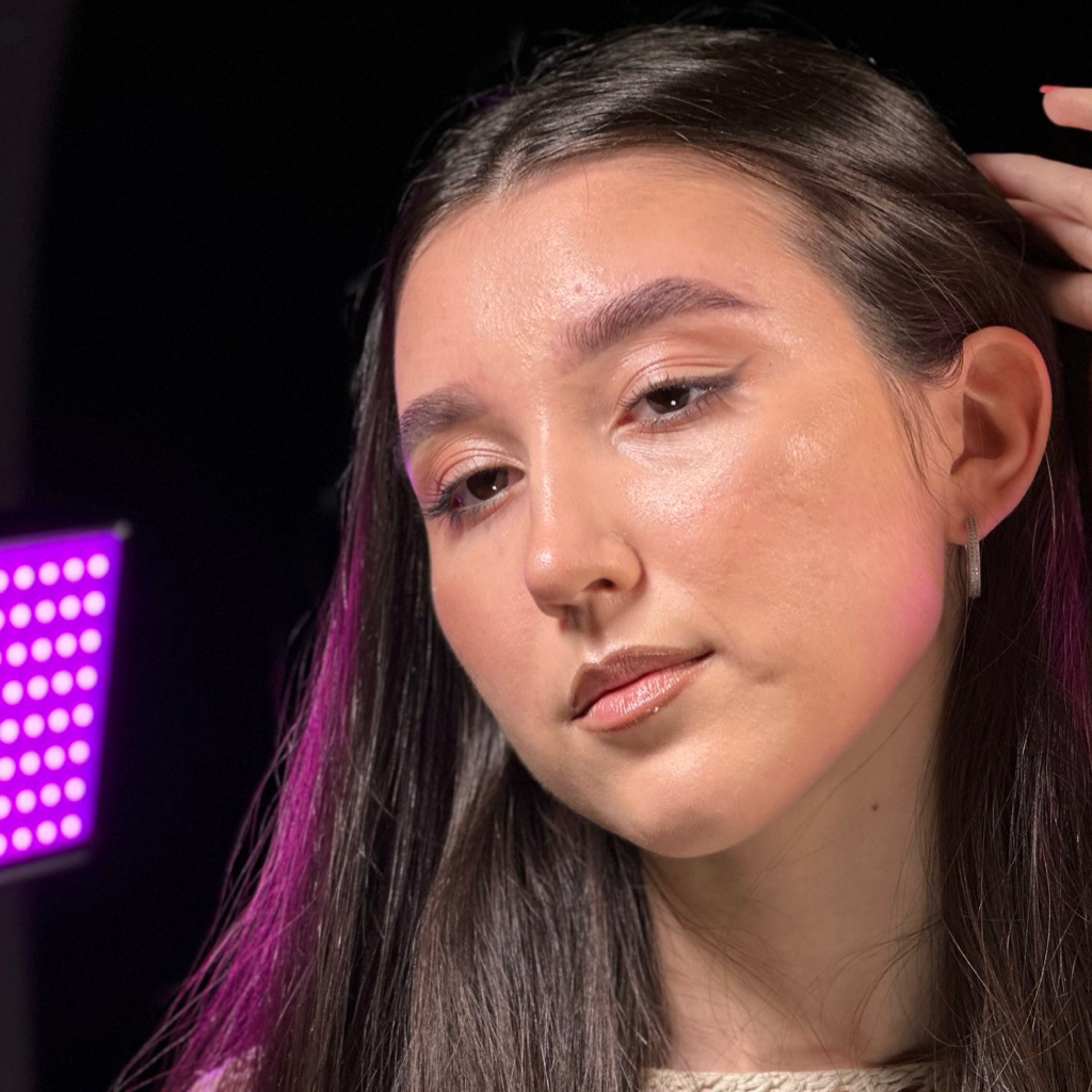 Ламинирование верхних ресниц + оформление бровей