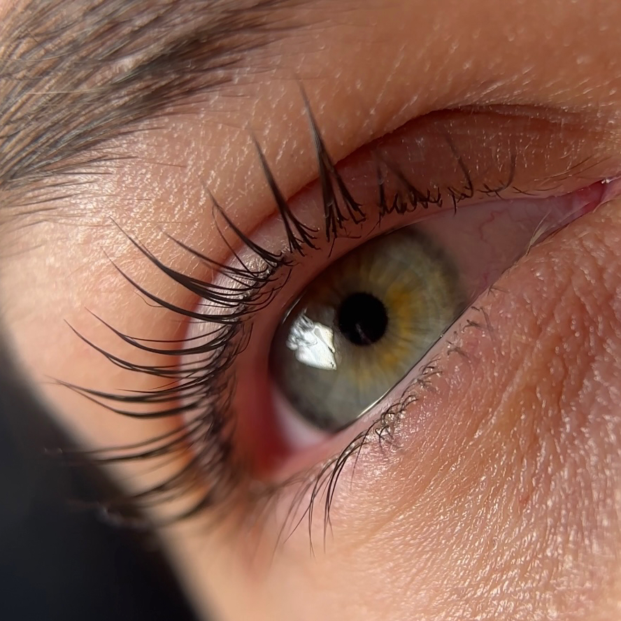 Ламинирование ресниц + окрашивание + уход