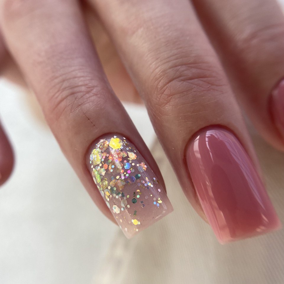 Акция! Знакомство с мастером (действует на маникюр с покрытием в первый визит в студию)