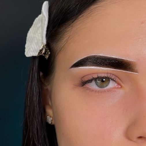 Окрашивание бровей краской