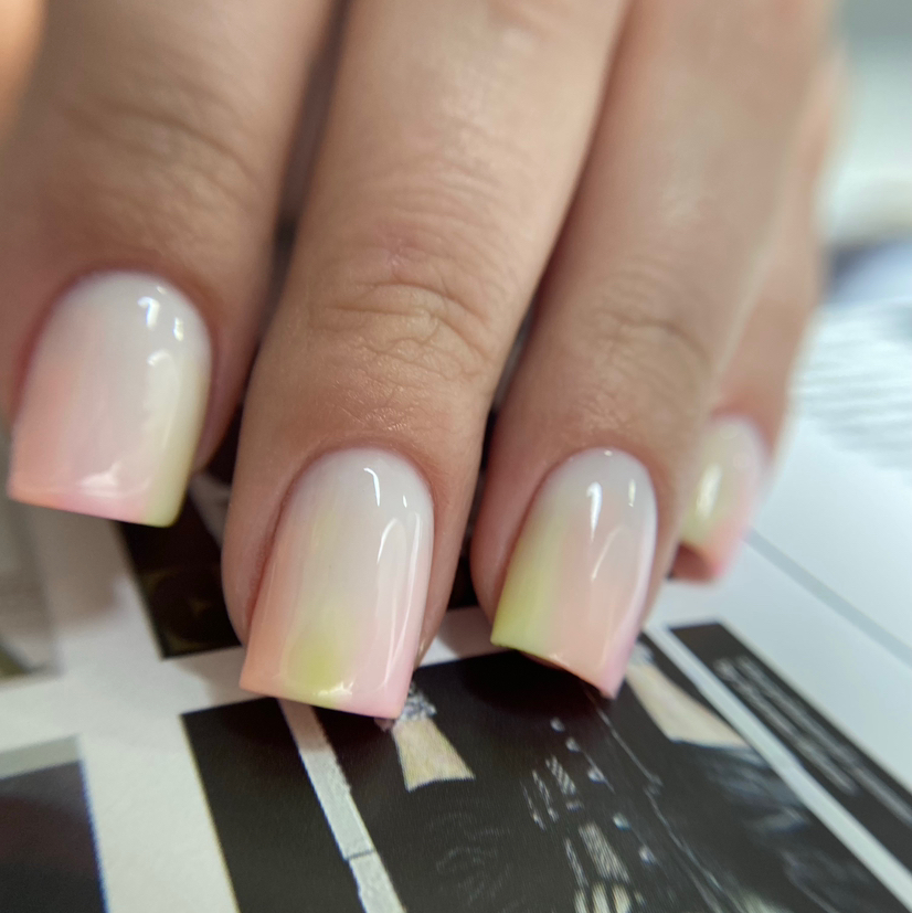 Коррекция нарощенных ногтей