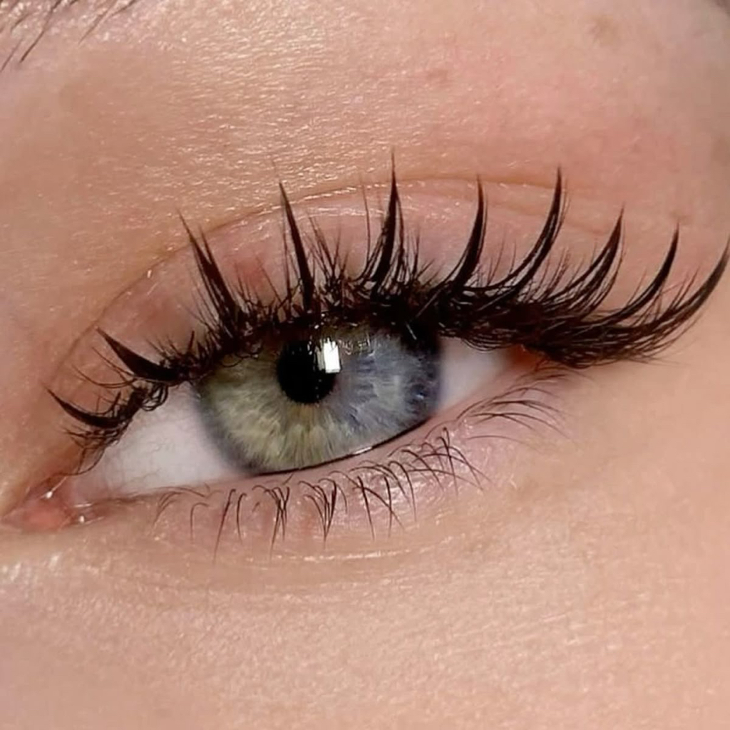 Эффект Аниме (наращивание ресниц)